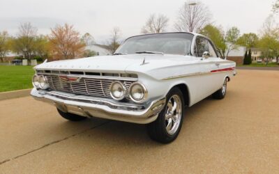 Chevrolet Impala 1961 --