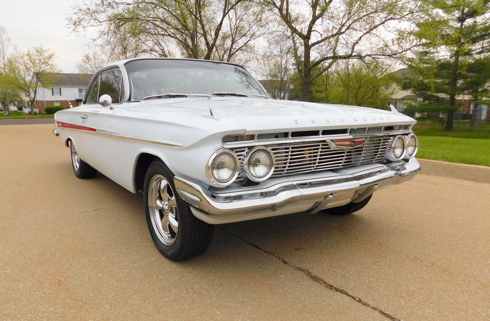 Chevrolet-Impala-1961-19
