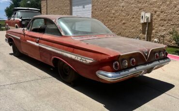 Chevrolet-Impala-1961-2