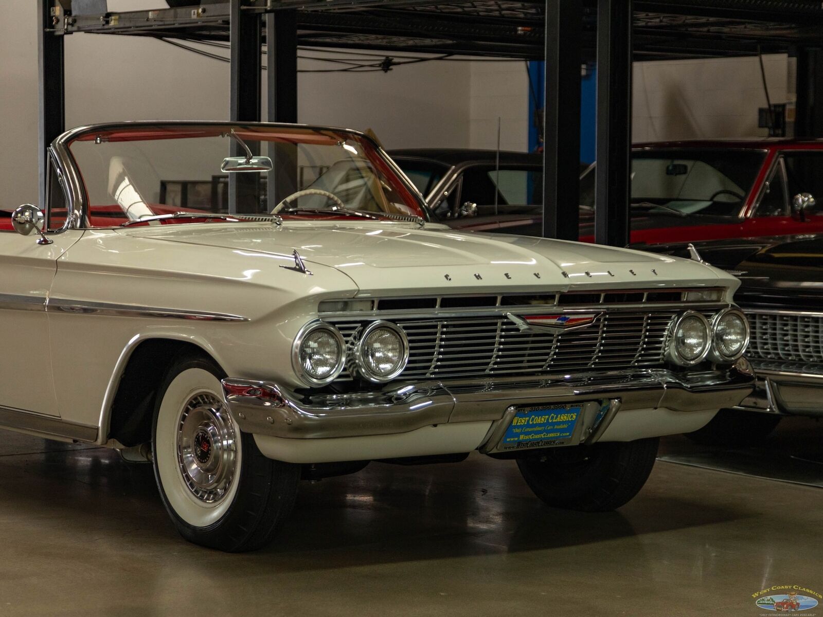 Chevrolet-Impala-1961-2-Door-Convertible-11