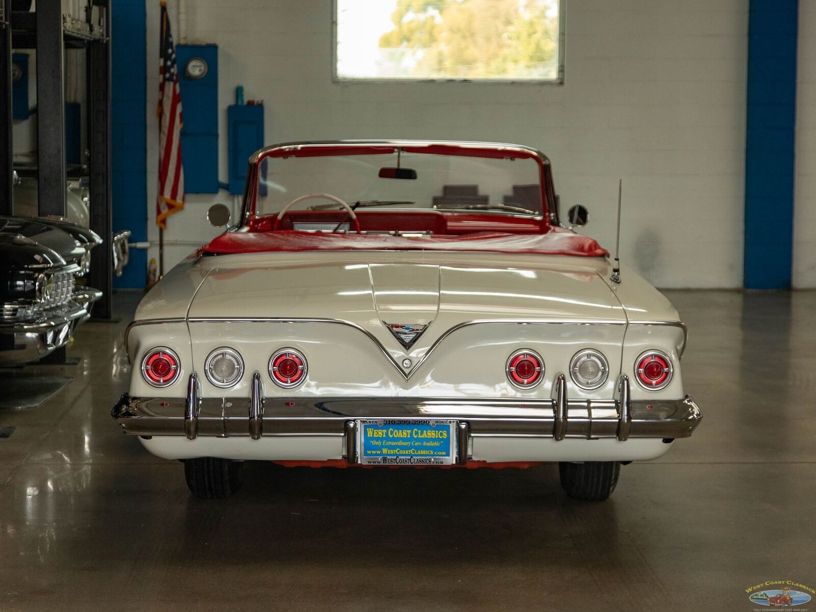 Chevrolet-Impala-1961-2-Door-Convertible-16
