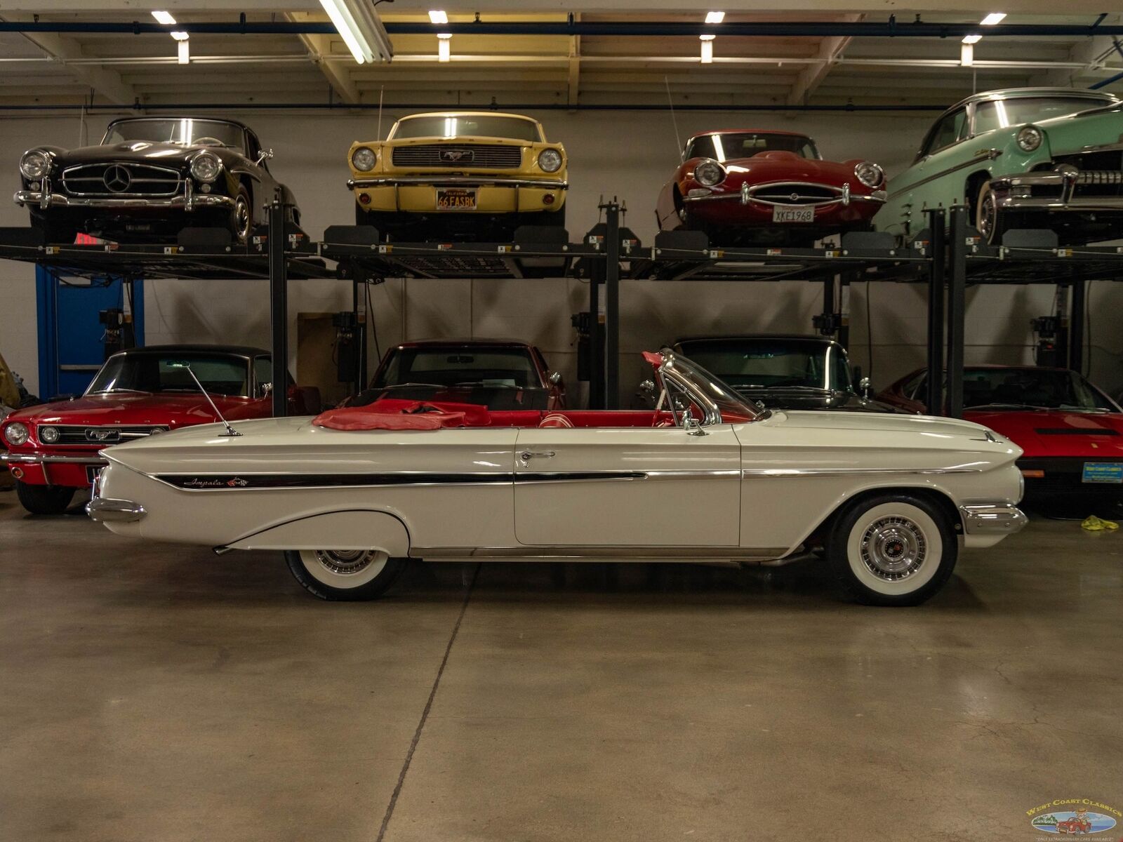 Chevrolet-Impala-1961-2-Door-Convertible-2