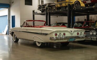 Chevrolet-Impala-1961-2-Door-Convertible-20