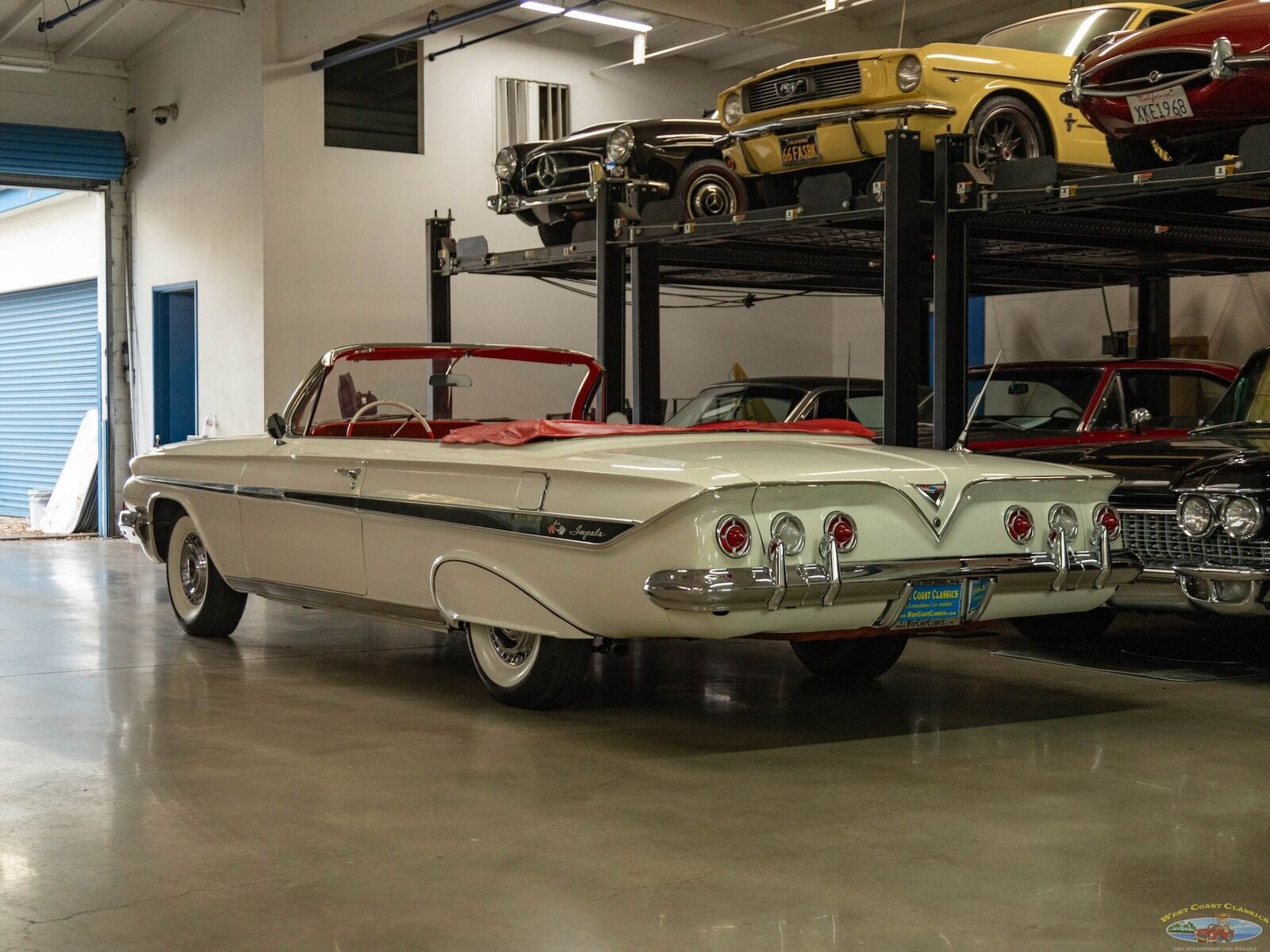 Chevrolet-Impala-1961-2-Door-Convertible-20