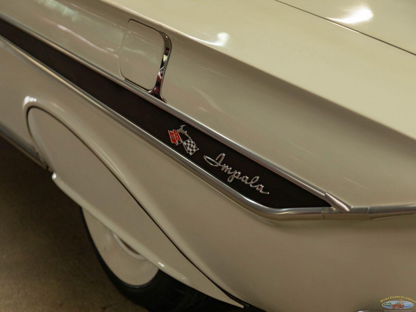 Chevrolet-Impala-1961-2-Door-Convertible-23