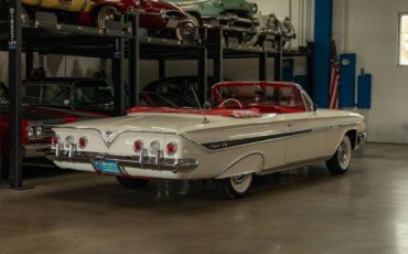 Chevrolet-Impala-1961-2-Door-Convertible-24
