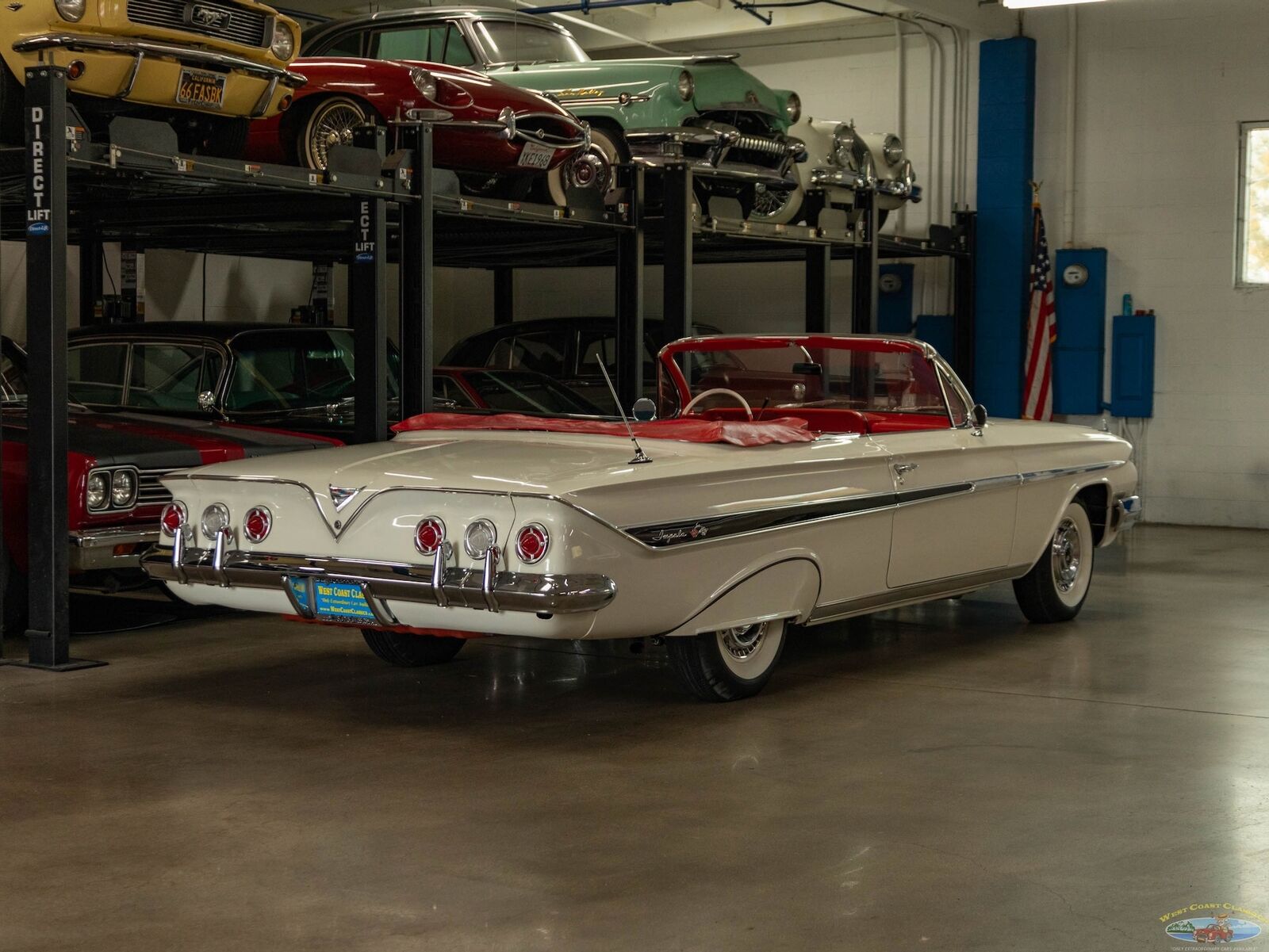 Chevrolet-Impala-1961-2-Door-Convertible-24