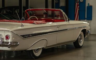Chevrolet-Impala-1961-2-Door-Convertible-26