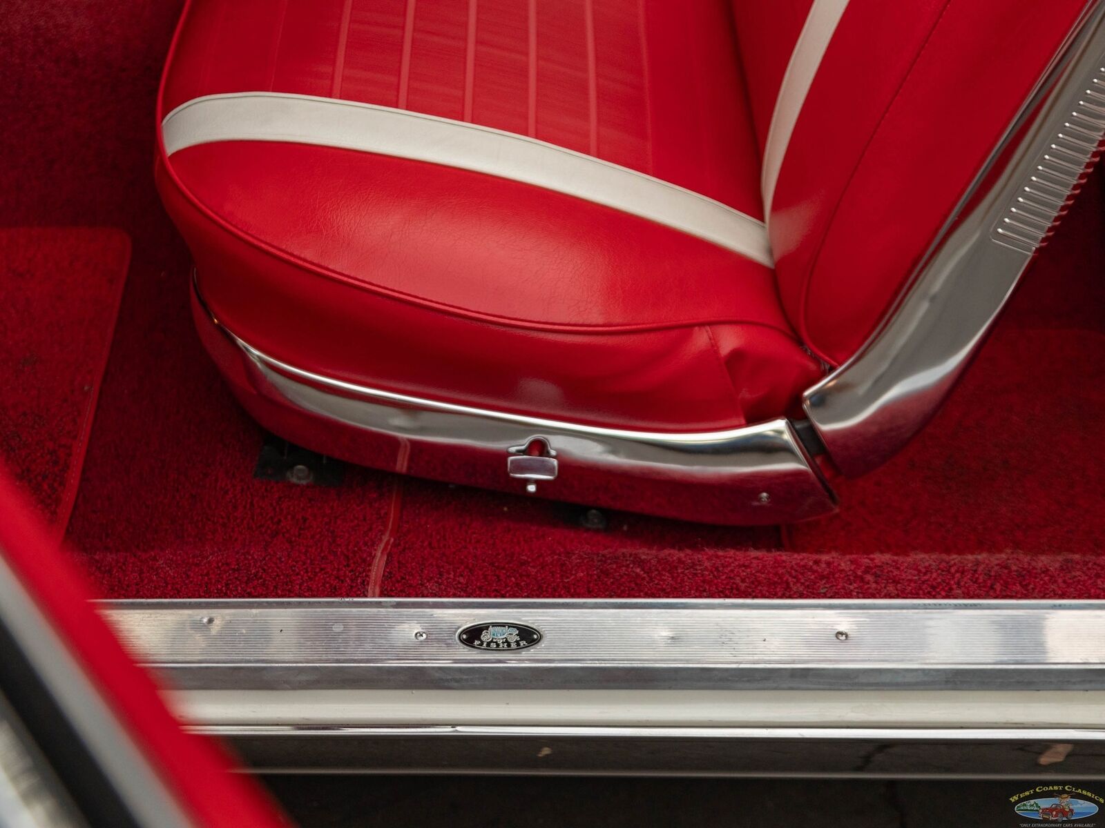 Chevrolet-Impala-1961-2-Door-Convertible-29