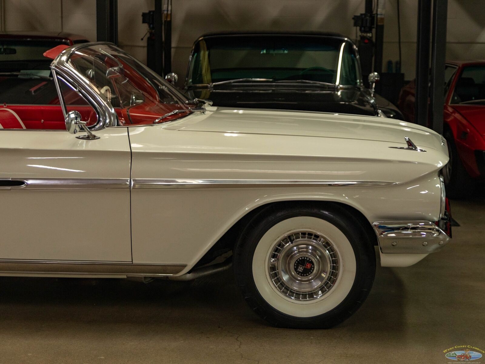 Chevrolet-Impala-1961-2-Door-Convertible-3