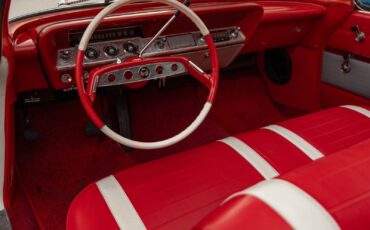 Chevrolet-Impala-1961-2-Door-Convertible-31