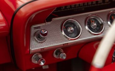 Chevrolet-Impala-1961-2-Door-Convertible-33