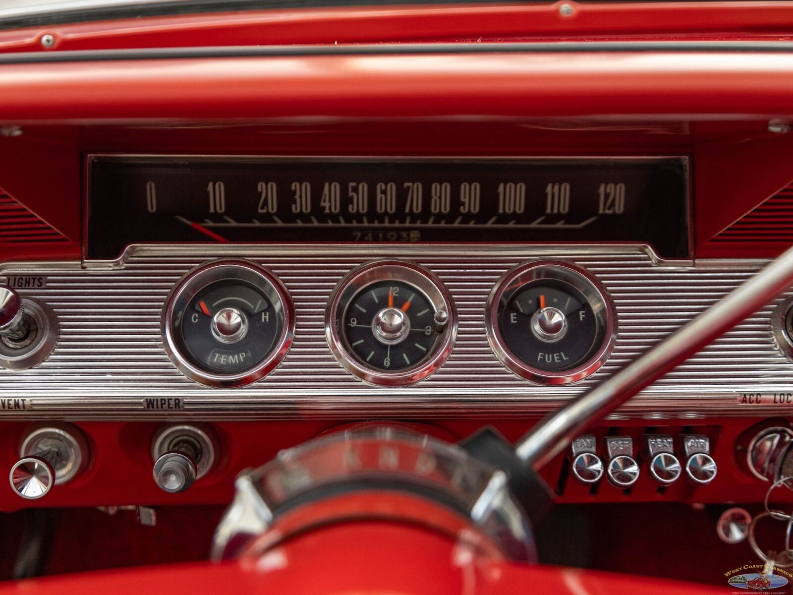 Chevrolet-Impala-1961-2-Door-Convertible-34