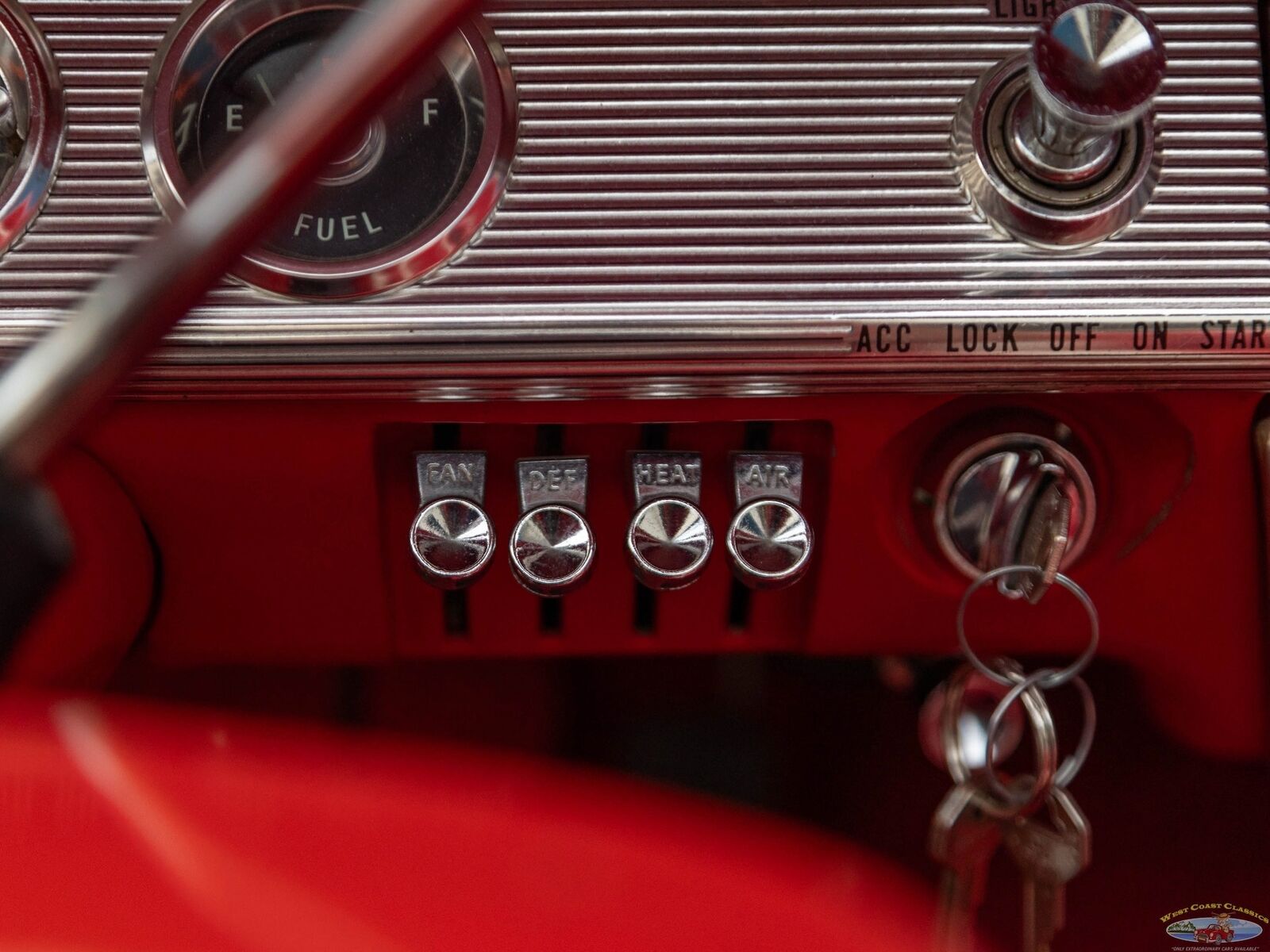 Chevrolet-Impala-1961-2-Door-Convertible-35