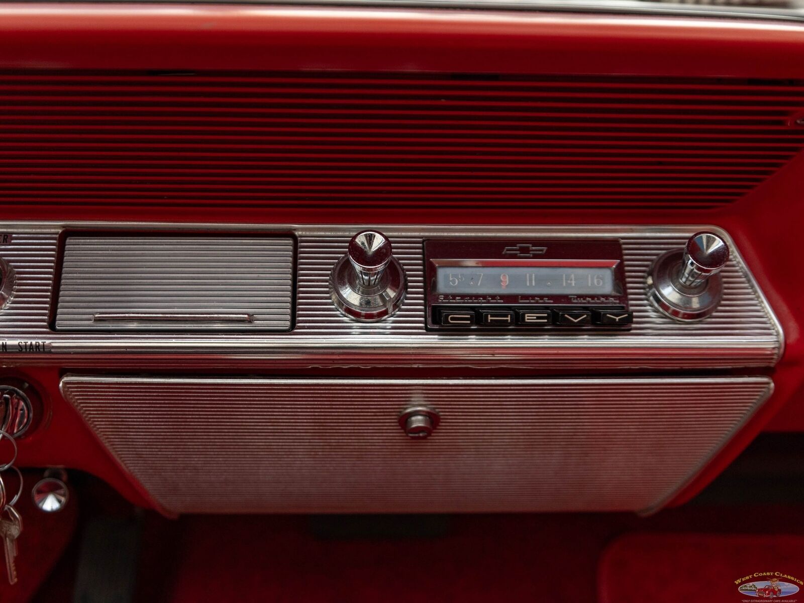 Chevrolet-Impala-1961-2-Door-Convertible-36