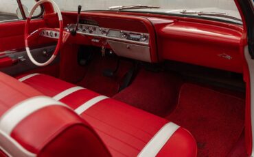 Chevrolet-Impala-1961-2-Door-Convertible-38