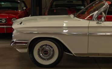 Chevrolet-Impala-1961-2-Door-Convertible-4