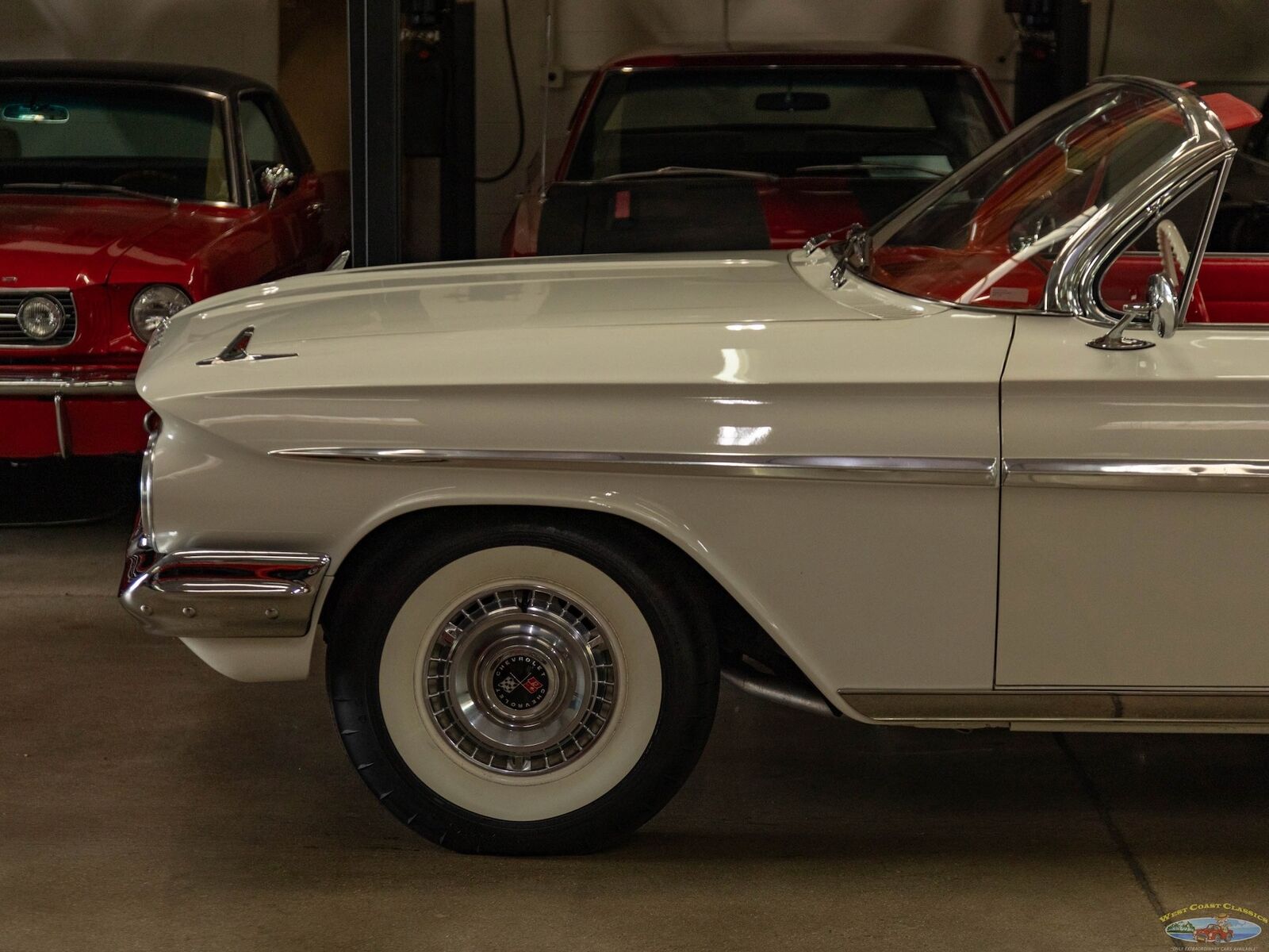 Chevrolet-Impala-1961-2-Door-Convertible-4