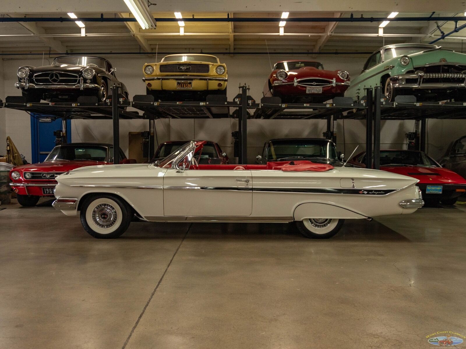Chevrolet-Impala-1961-2-Door-Convertible-5