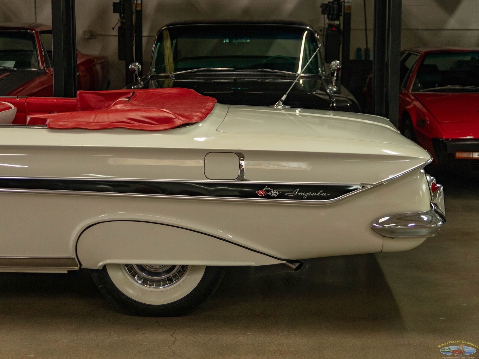 Chevrolet-Impala-1961-2-Door-Convertible-6