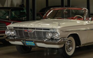 Chevrolet-Impala-1961-2-Door-Convertible-7