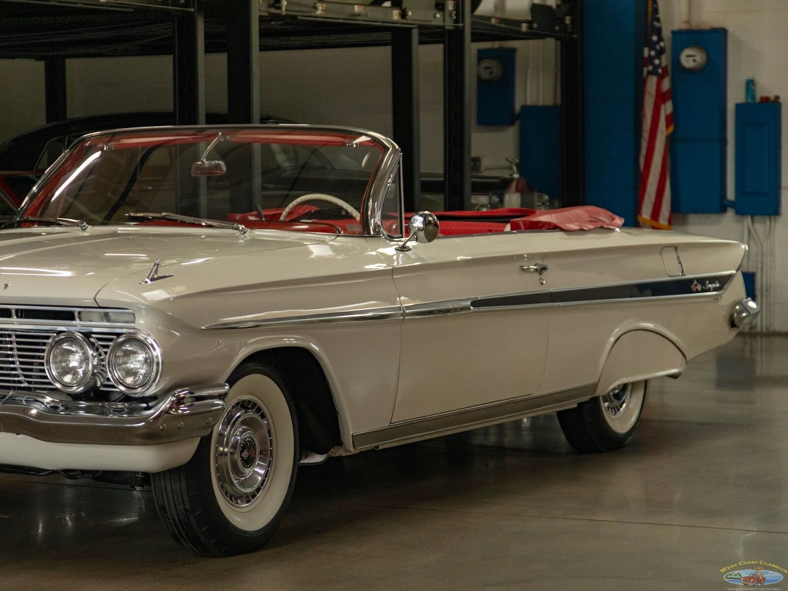 Chevrolet-Impala-1961-2-Door-Convertible-8