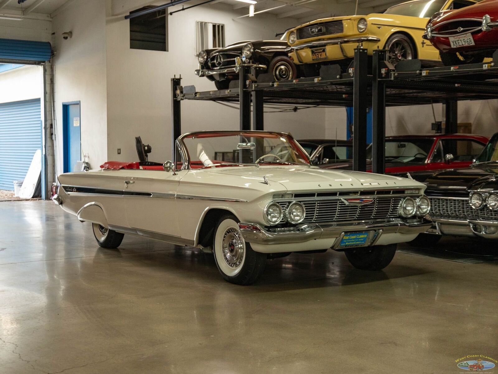 Chevrolet-Impala-1961-2-Door-Convertible-9