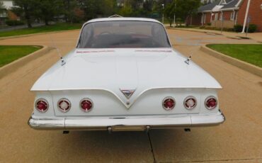 Chevrolet-Impala-1961-24