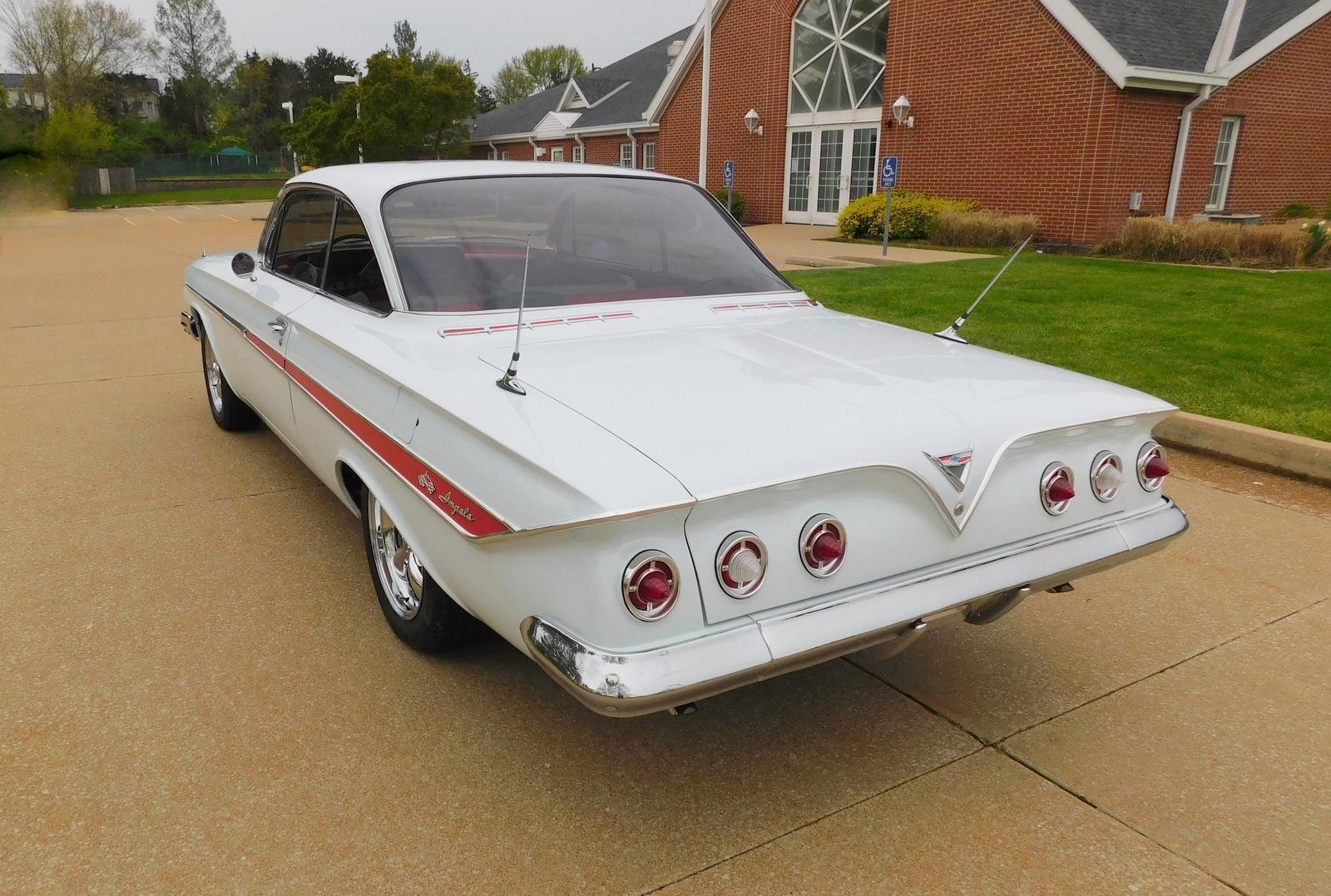Chevrolet-Impala-1961-26