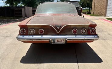 Chevrolet-Impala-1961-3