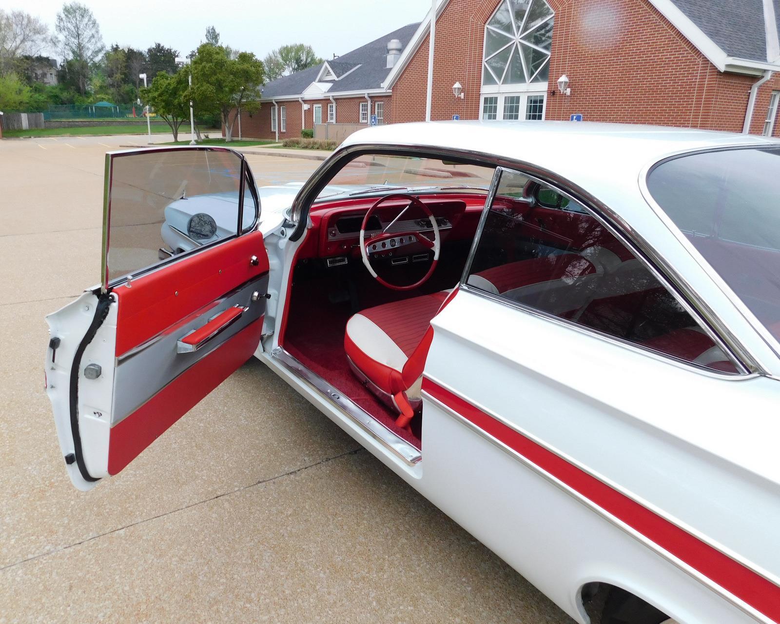 Chevrolet-Impala-1961-30