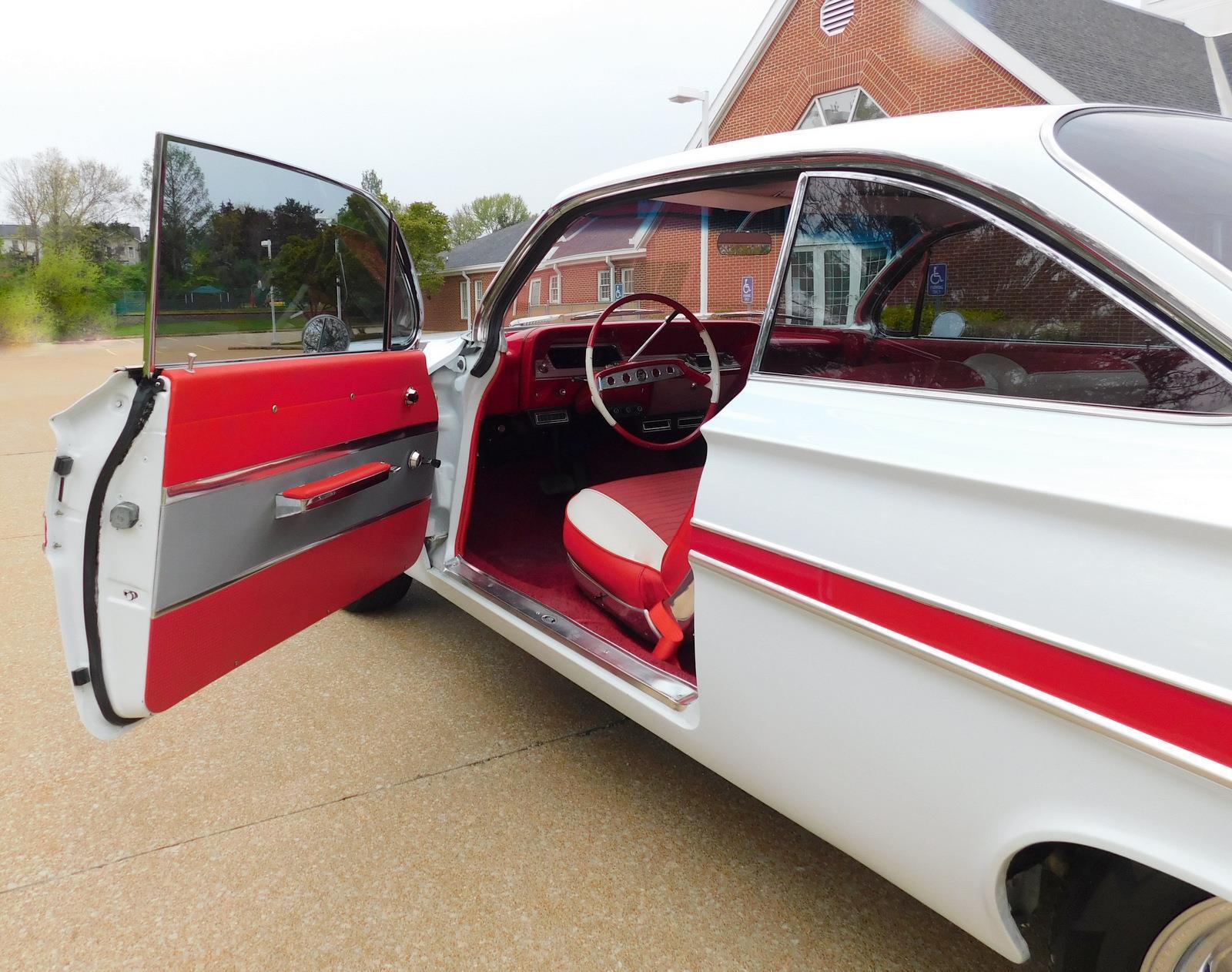 Chevrolet-Impala-1961-31