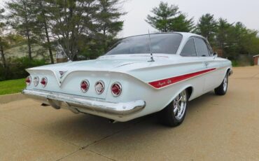 Chevrolet-Impala-1961-5