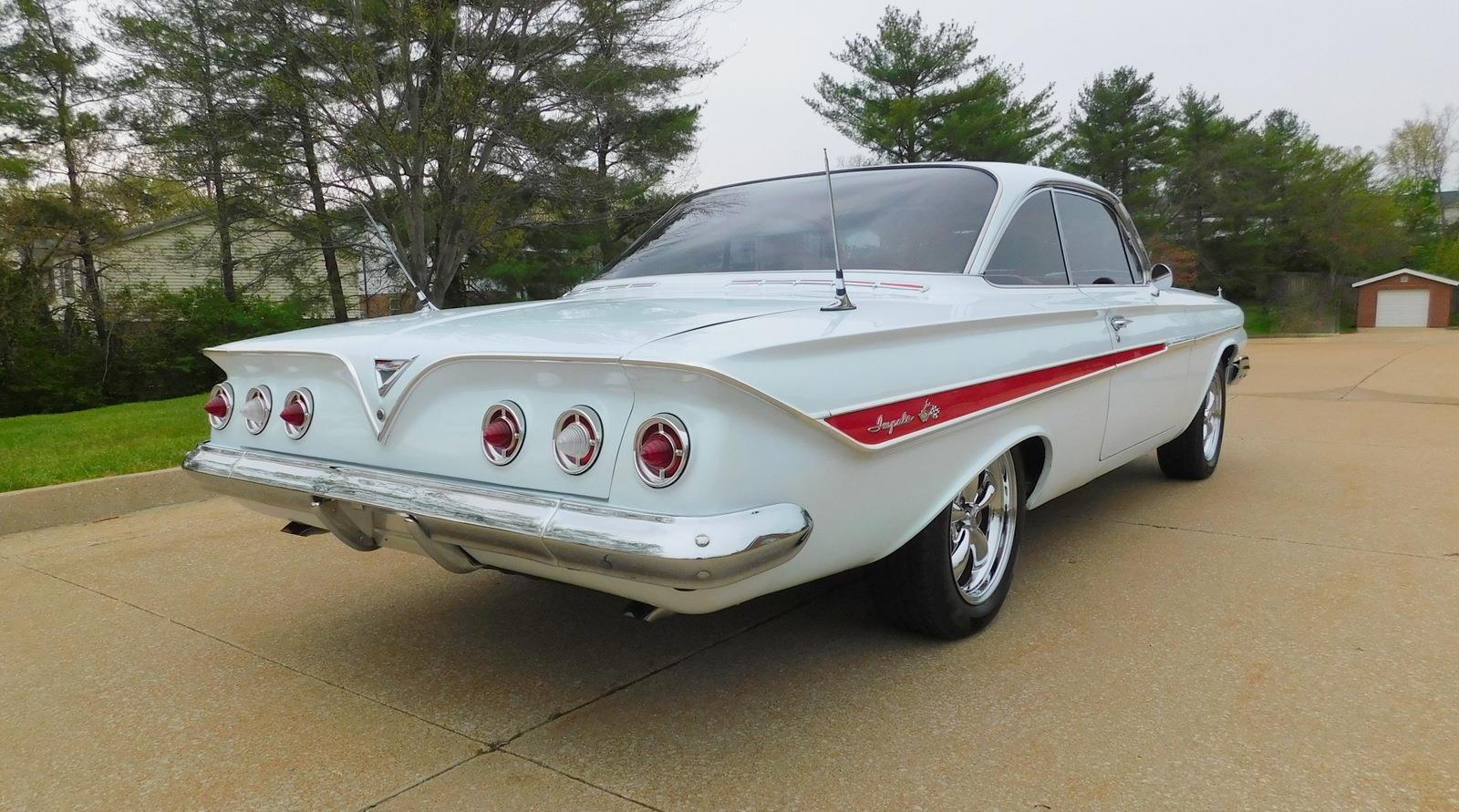 Chevrolet-Impala-1961-5