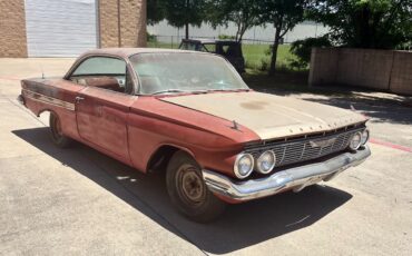 Chevrolet-Impala-1961-6