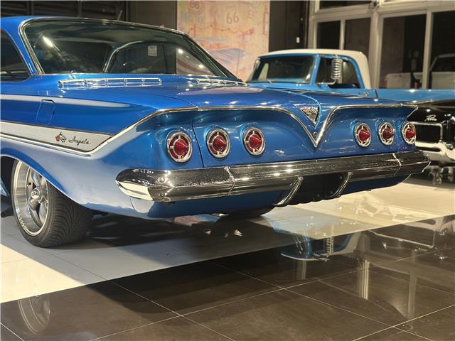 Chevrolet-Impala-1961-Coupe-10