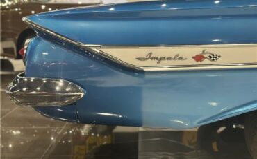 Chevrolet-Impala-1961-Coupe-18