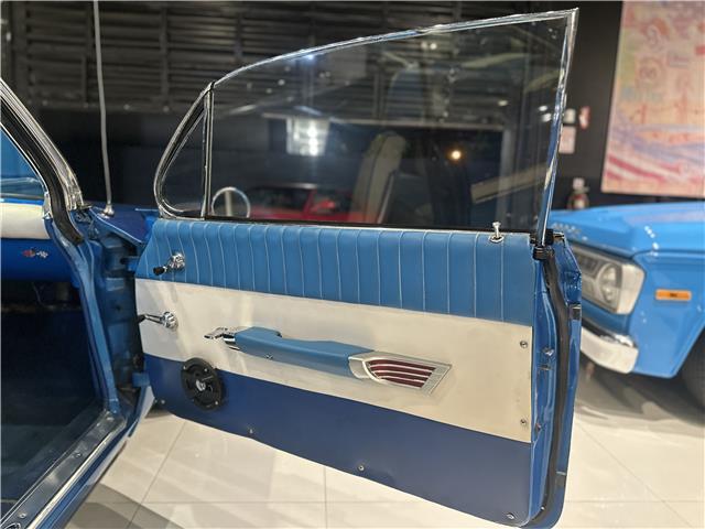 Chevrolet-Impala-1961-Coupe-24