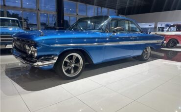 Chevrolet-Impala-1961-Coupe