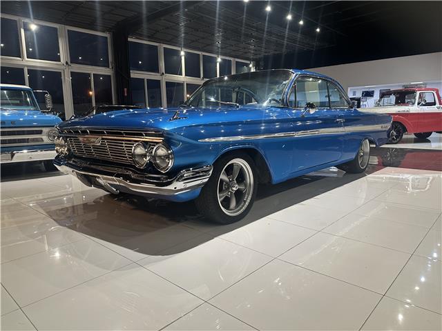 Chevrolet-Impala-1961-Coupe-6