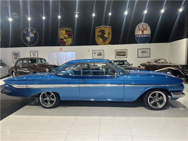 Chevrolet-Impala-1961-Coupe-7