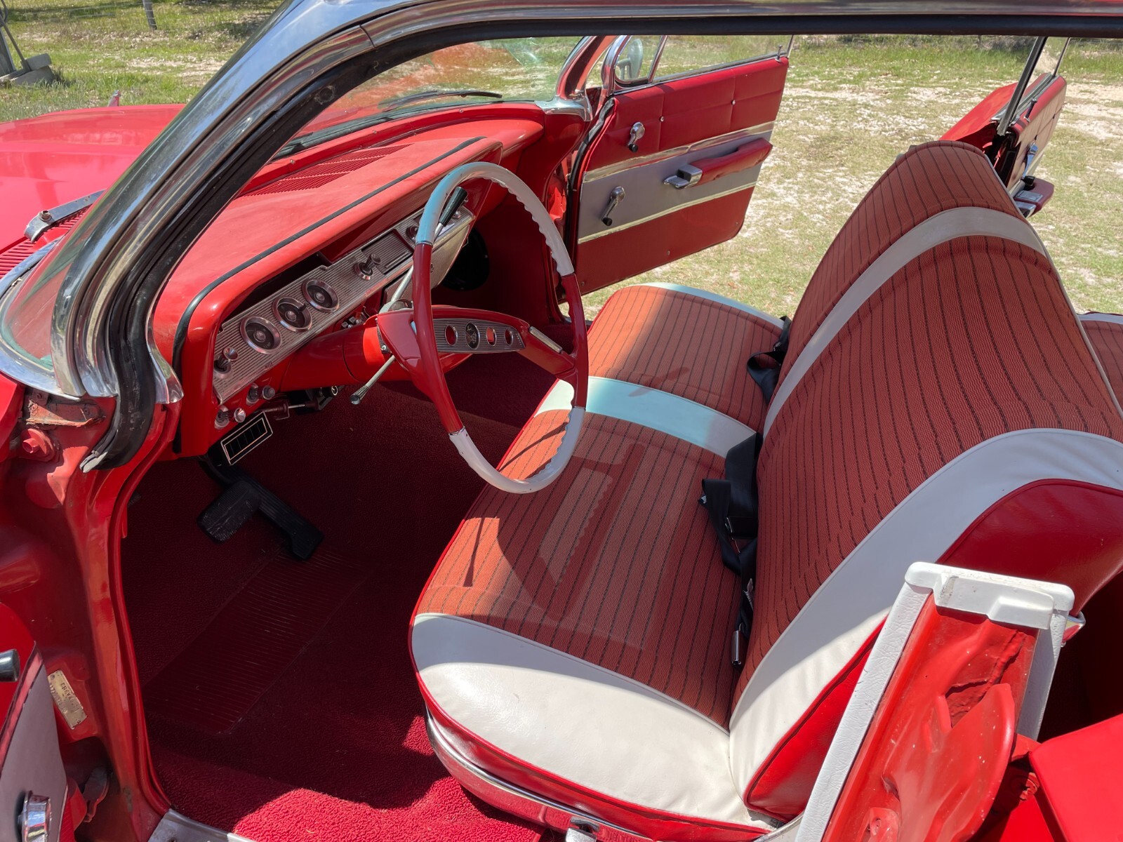 Chevrolet-Impala-1961-Sedan-4