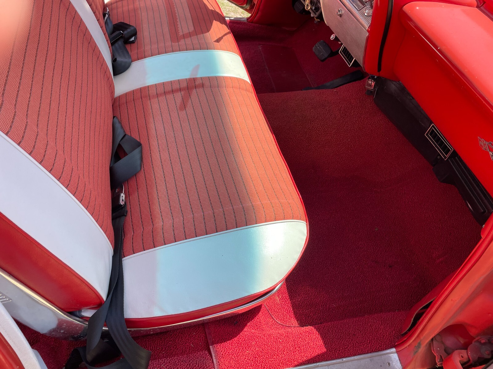 Chevrolet-Impala-1961-Sedan-7