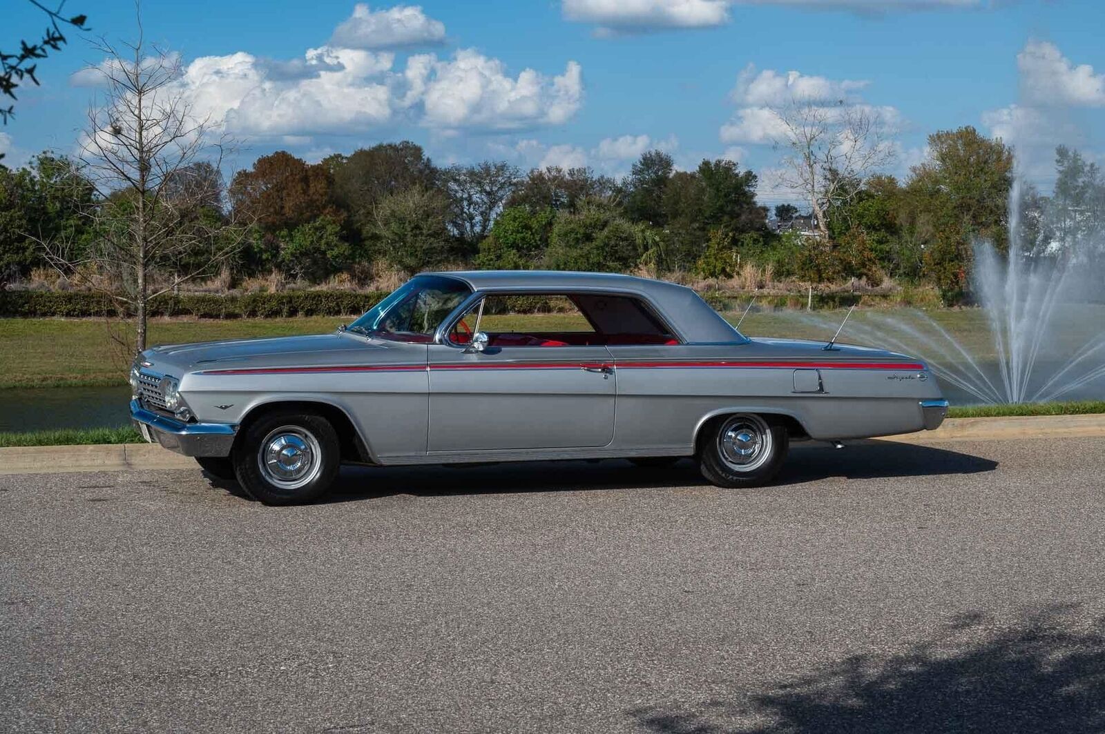 Chevrolet-Impala-1962-2-Door-19