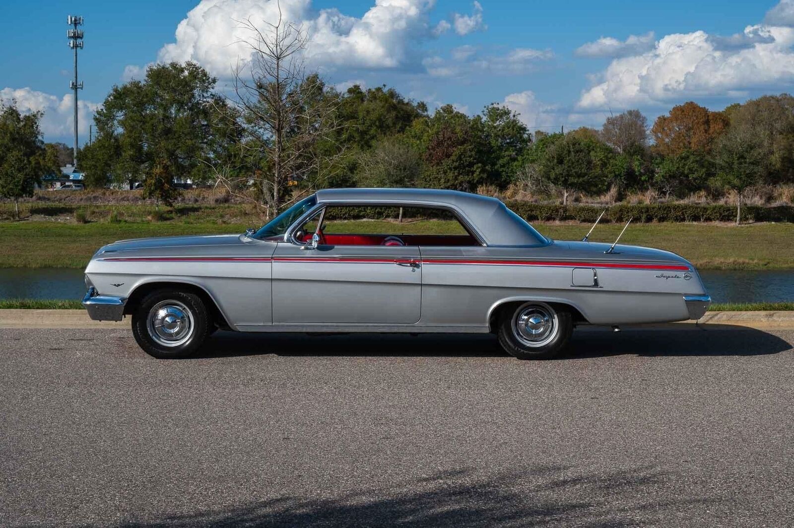 Chevrolet-Impala-1962-2-Door-20