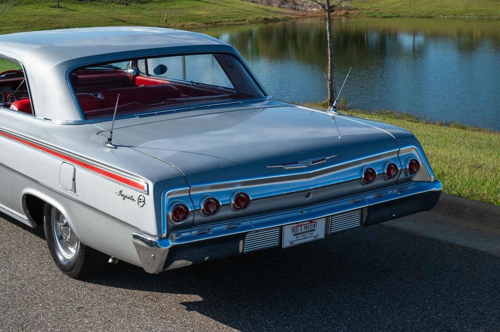 Chevrolet-Impala-1962-2-Door-23