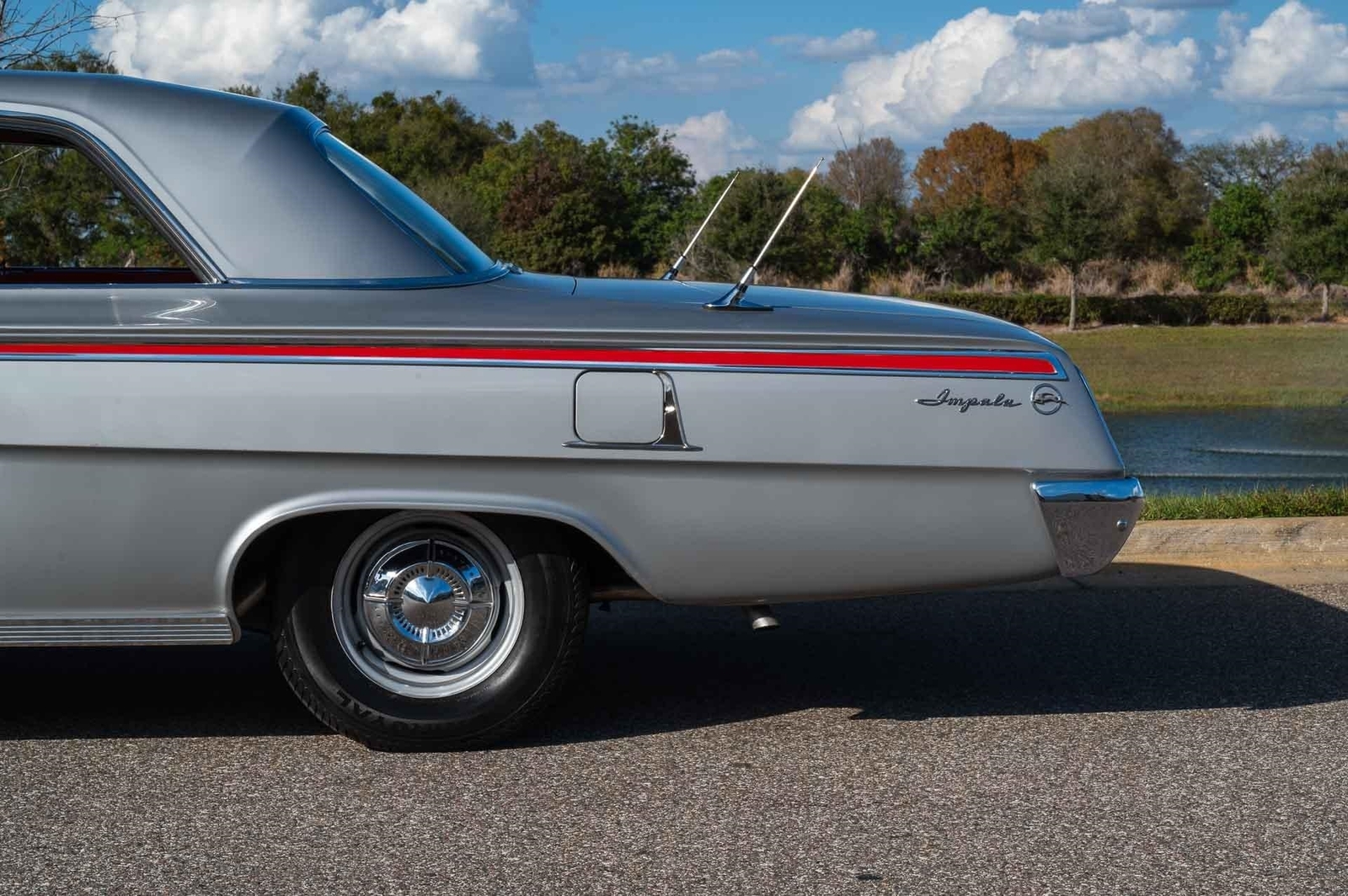 Chevrolet-Impala-1962-2-Door-25