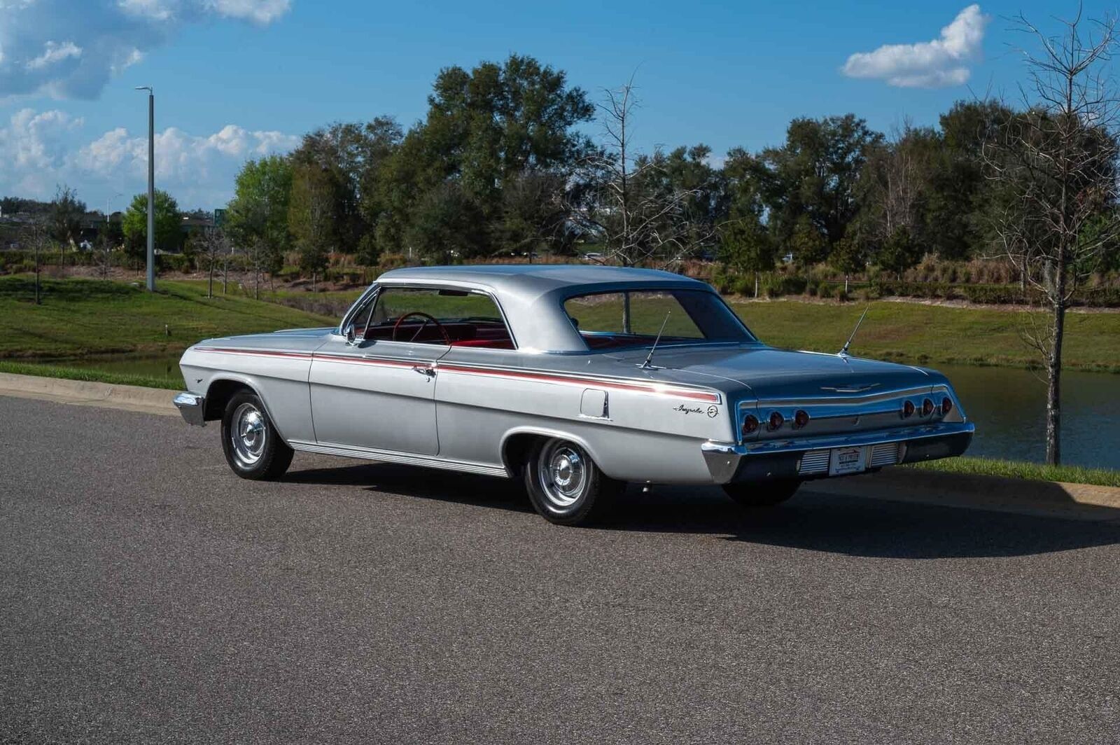 Chevrolet-Impala-1962-2-Door-3