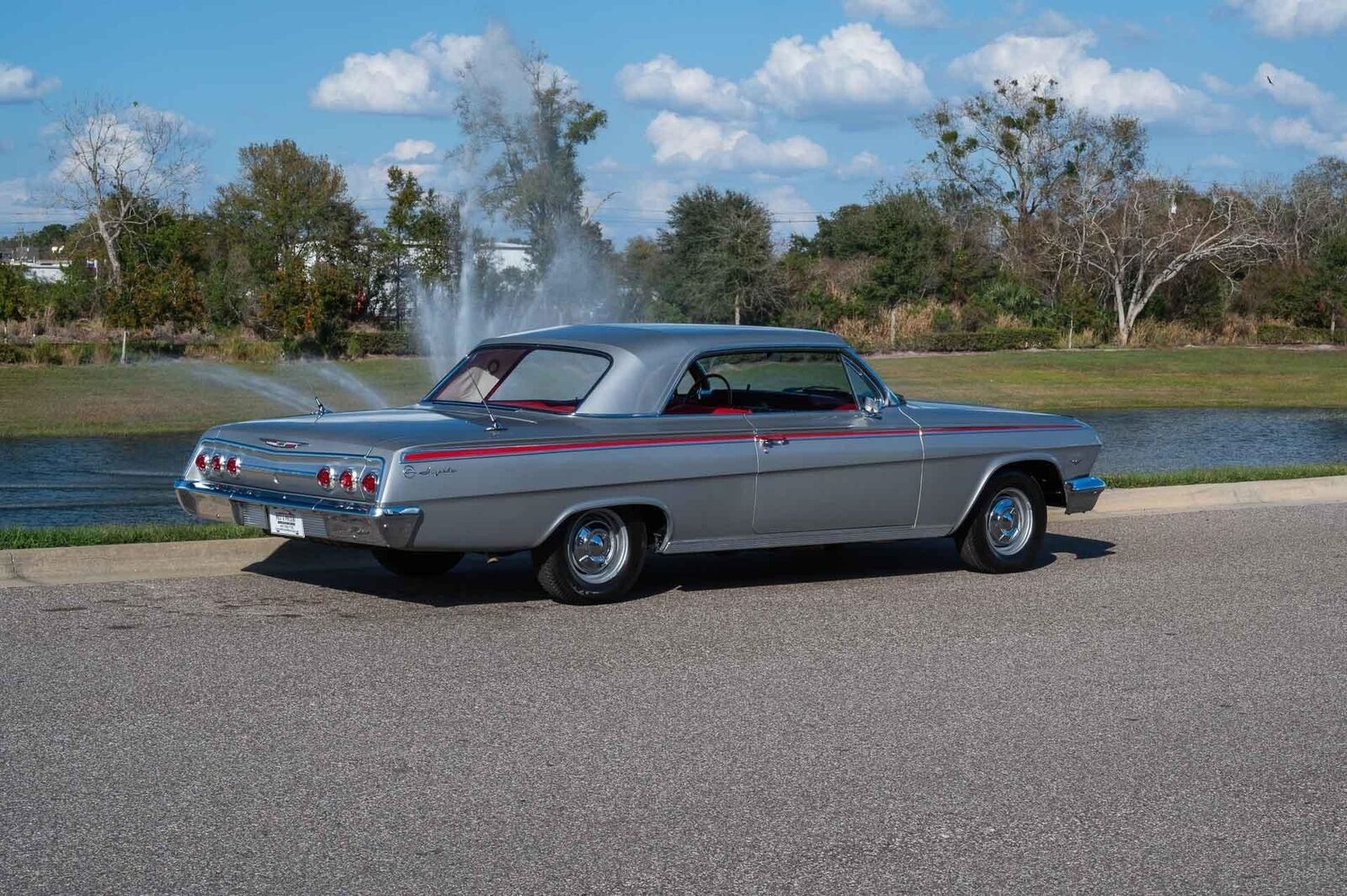 Chevrolet-Impala-1962-2-Door-5