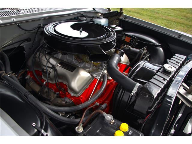 Chevrolet-Impala-1962-2-Door-Hardtop-2